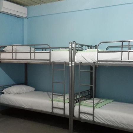 Kampung Bule Hostel Labuan Bajo Buitenkant foto