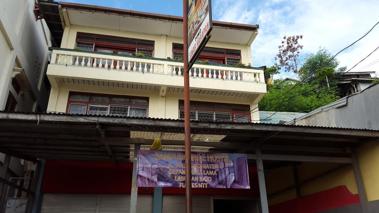 Kampung Bule Hostel Labuan Bajo Buitenkant foto
